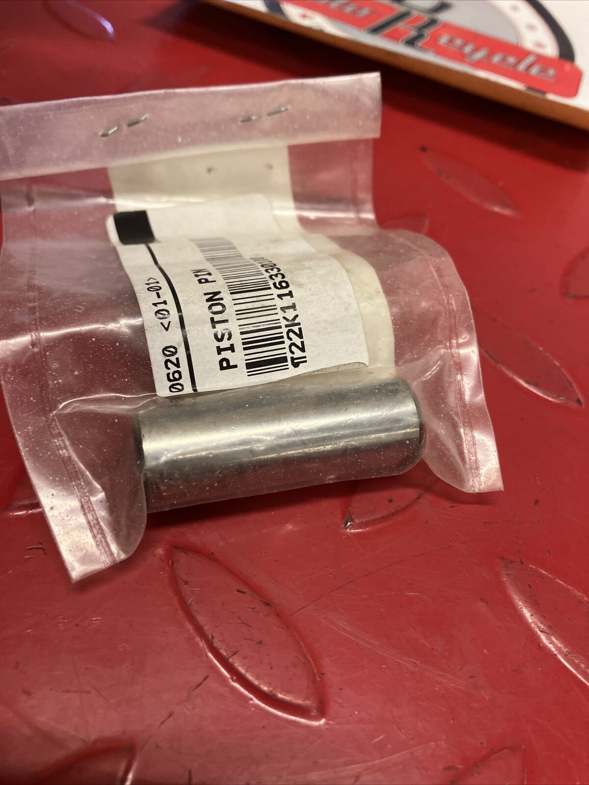 NEW NOS YAMAHA PISTON PIN 22K-11633-01-00 Y61