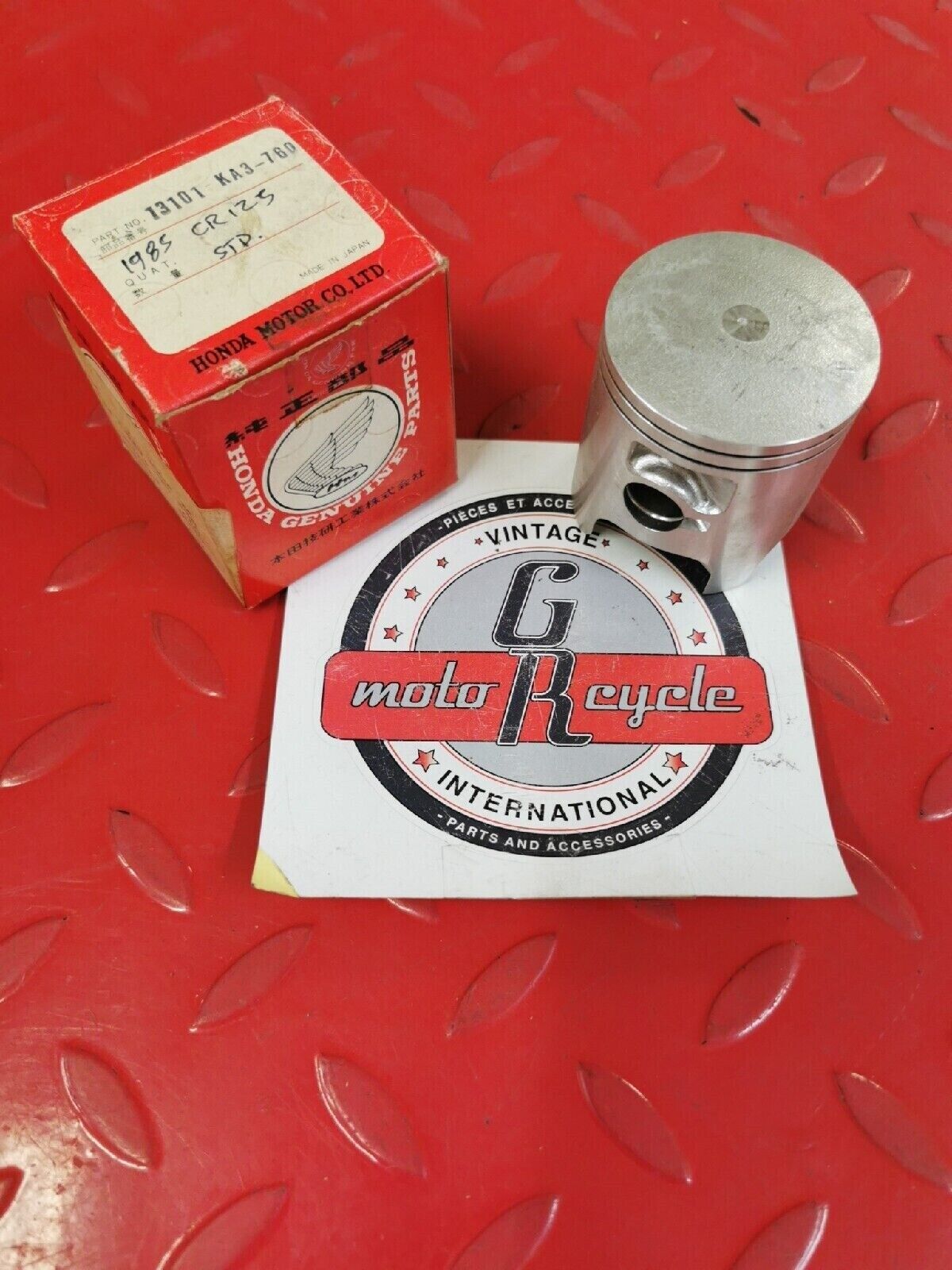 NOS HONDA CR125R 1985 PISTON STD 13101-KA3-760 H38