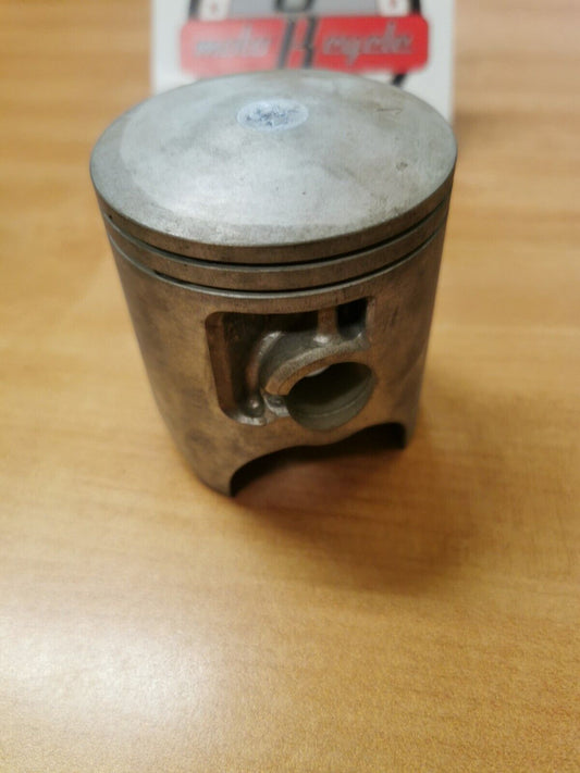 NOS YAMAHA YZ250 1983 PISTON STD 24Y-11631-00-95 Y45