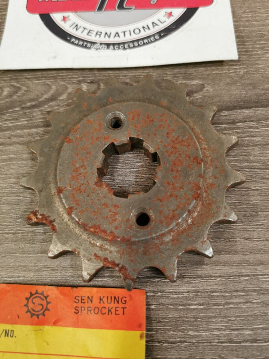 NOS SEN KUNG CB450 CB500 SPROCKET 17T 23801-300-010 J30