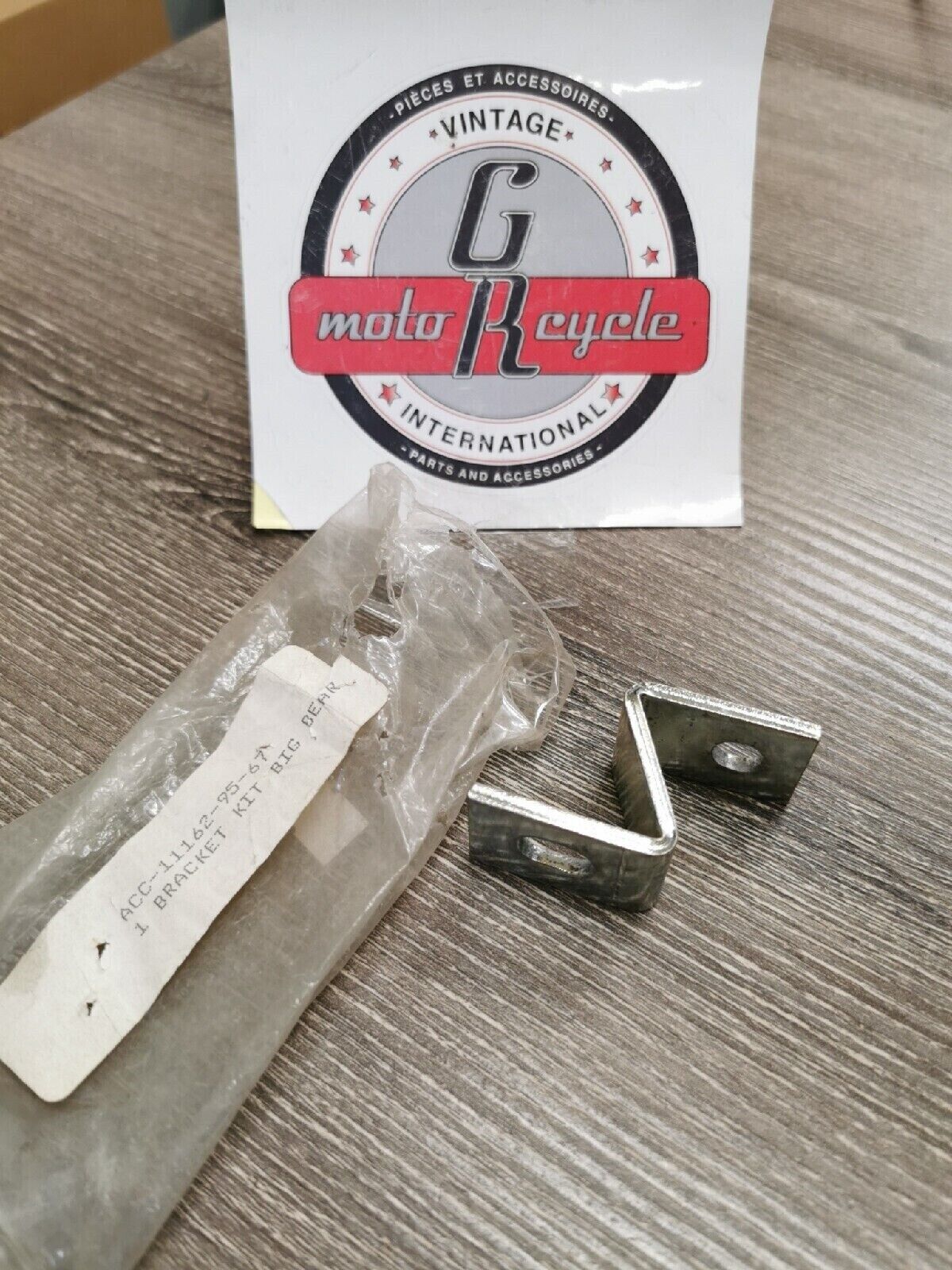 NOS YAMAHA BRACKET KIT BIG BEAR ACC-11162-95-67  Y57