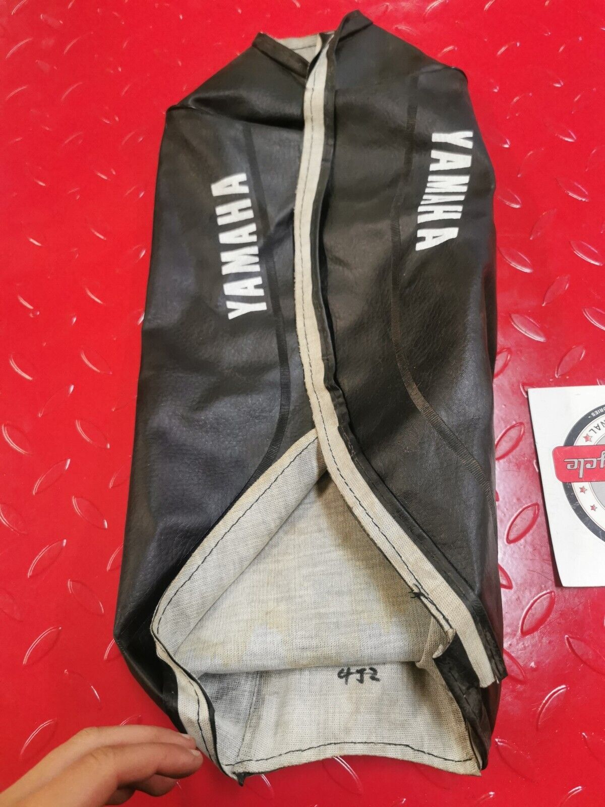 NOS YAMAHA 1982 MJ50 COVER SINGLE SEAT 5H9-24711-00-00 Y13