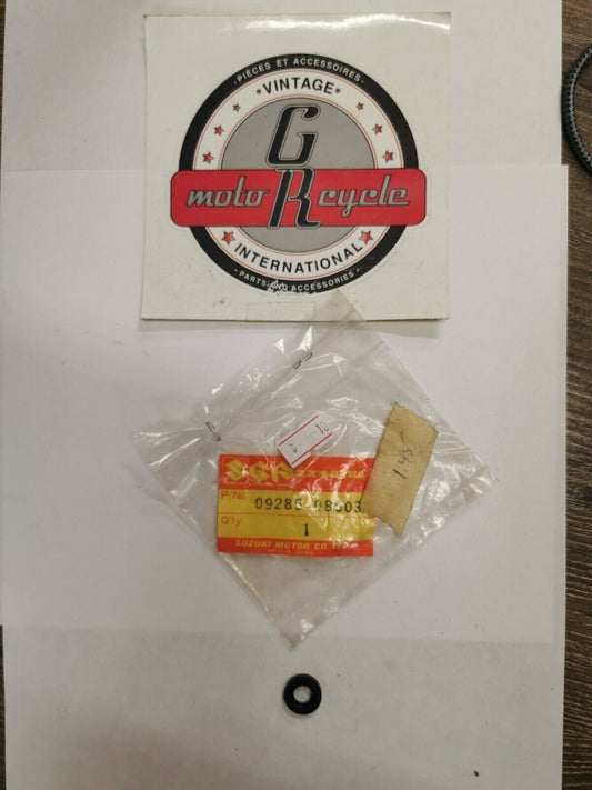 NOS SUZUKI GT550 OIL SEAL 09285-08003  S29
