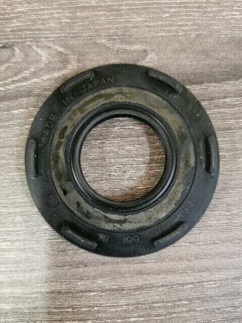NOS SUZUKI GT500 1976 1977 T500 1968 - 1975 SEAL OIL 30X65X8 09283-30003 S53