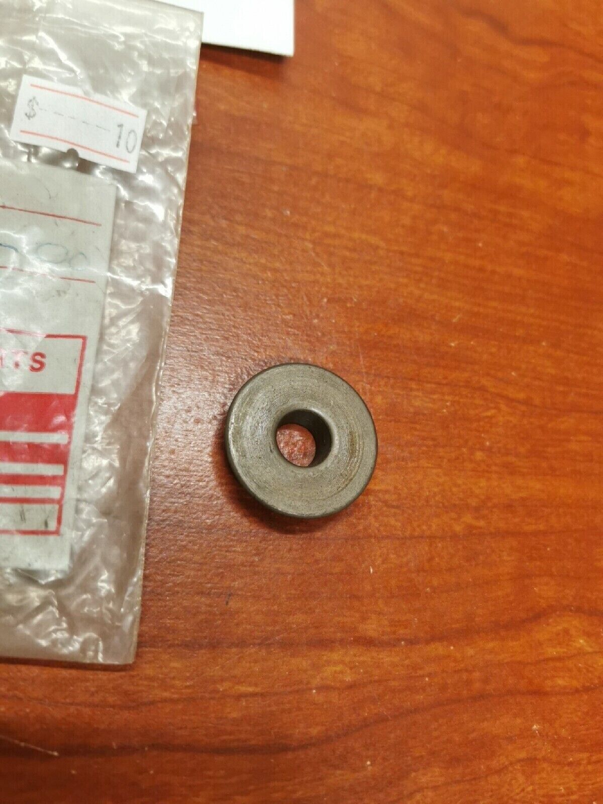 NOS Yamaha VALVE SPRING RETAINER 2F3-12117-00-00 Y69
