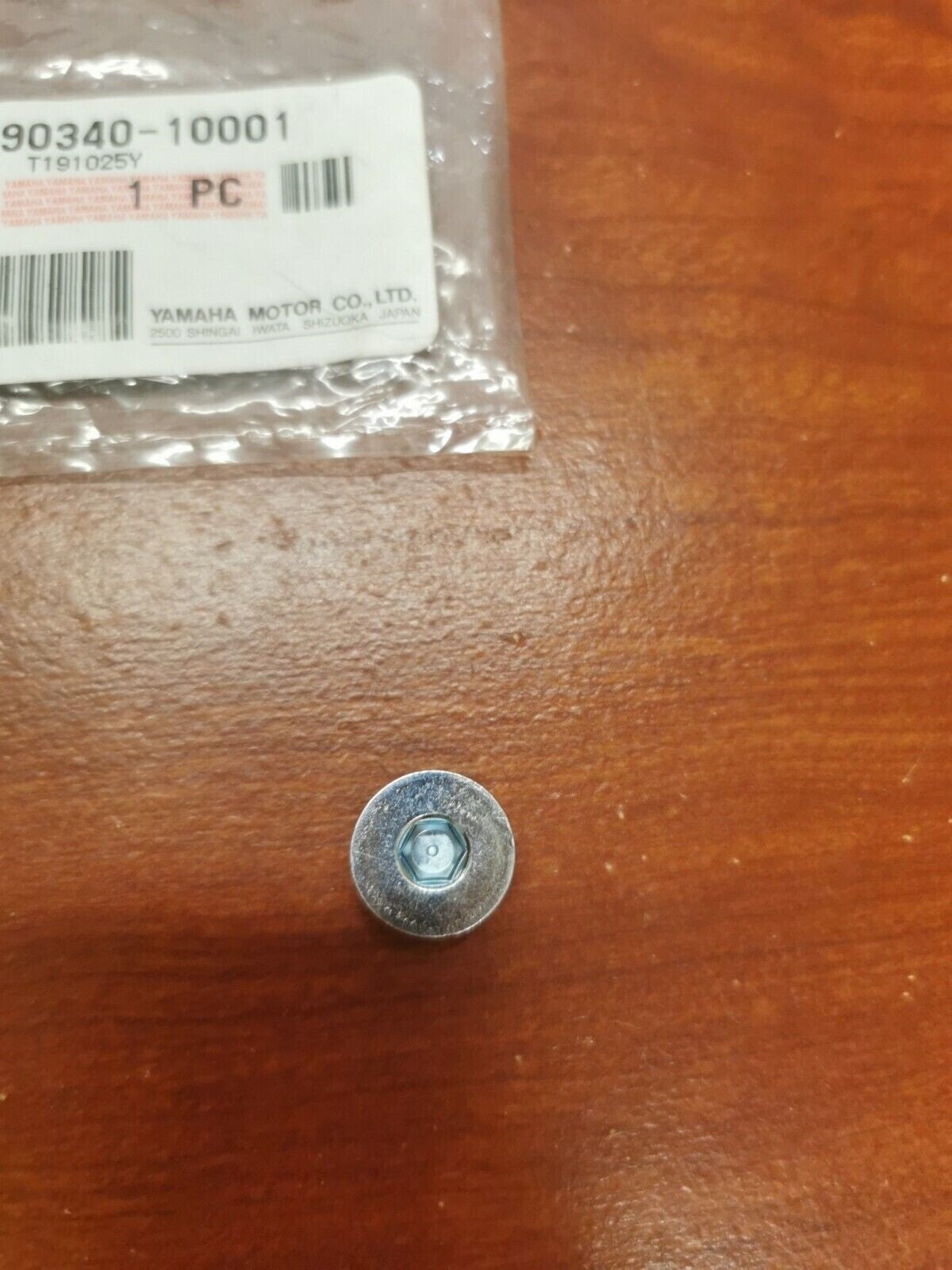 NEW NOS Yamaha STRAIGHT SCREW PLUG 90340-10001-00 Y82