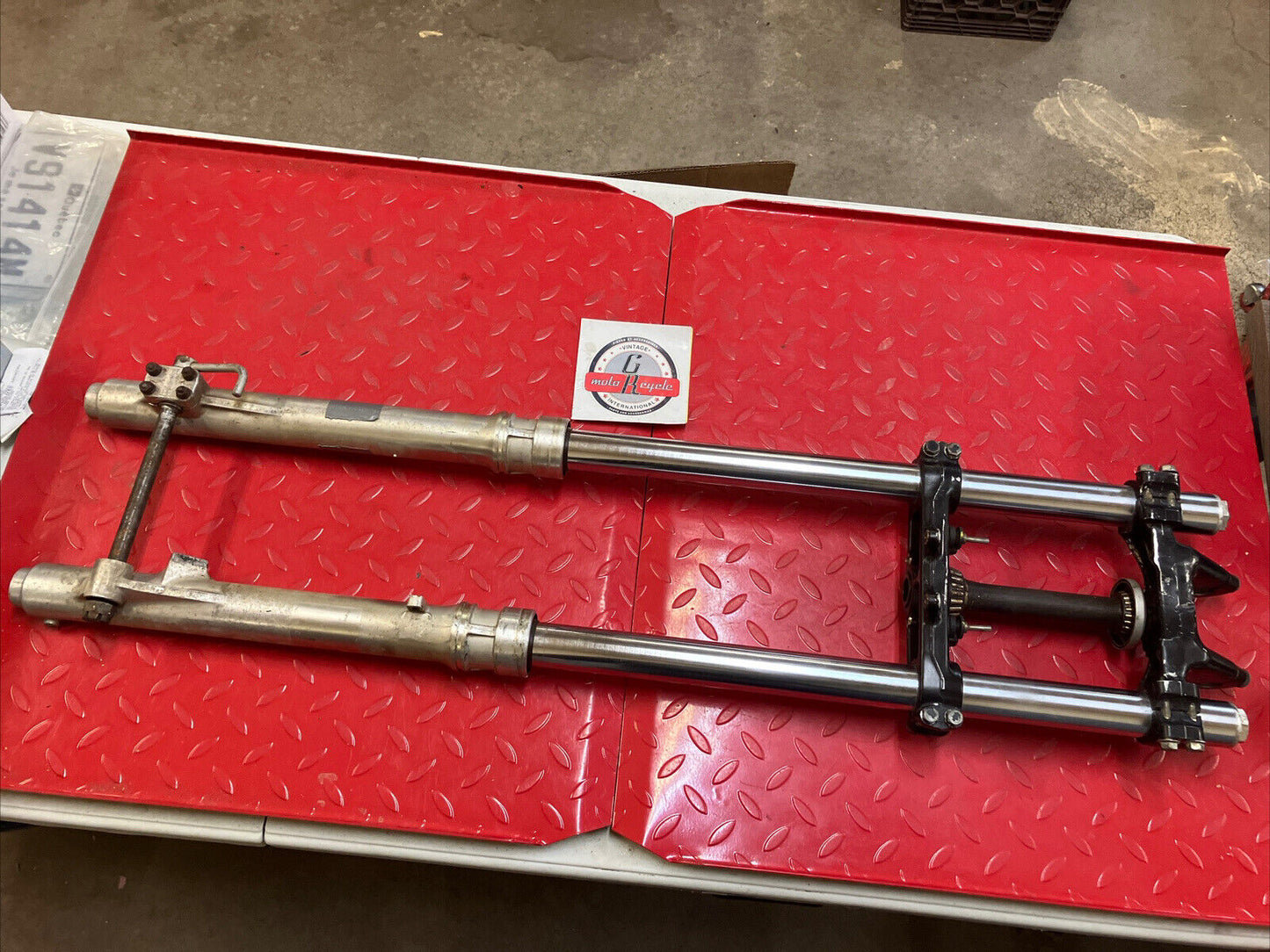 Yamaha YZ125 1977 front fork assembly triple clamp