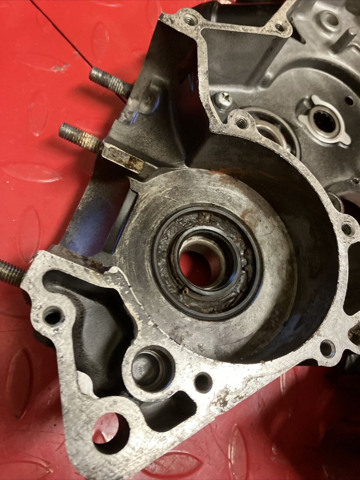 Suzuki DS100 1980 Crankcase set left right