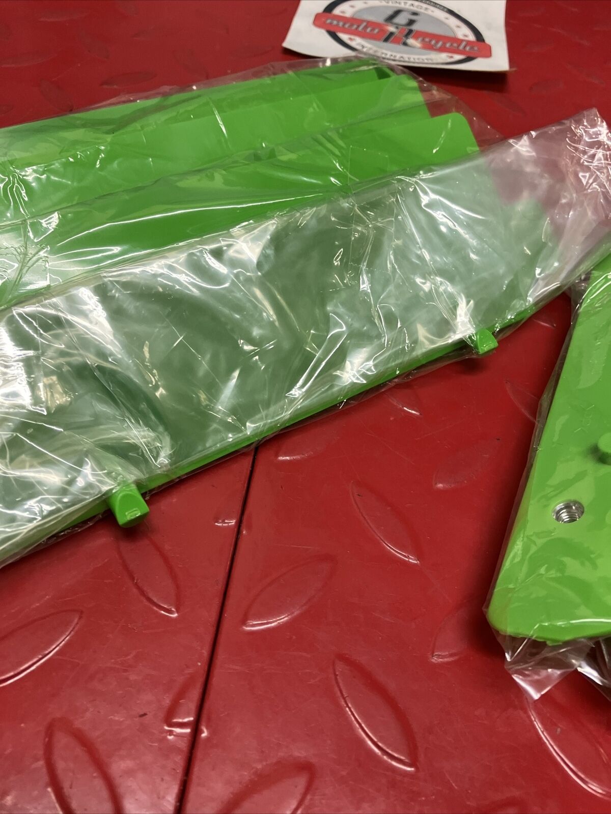 NOS KAWASAKI KX125 KDX200 KLX250R RADIATOR GUARD GRILLE SET 14037-0047-6W K100