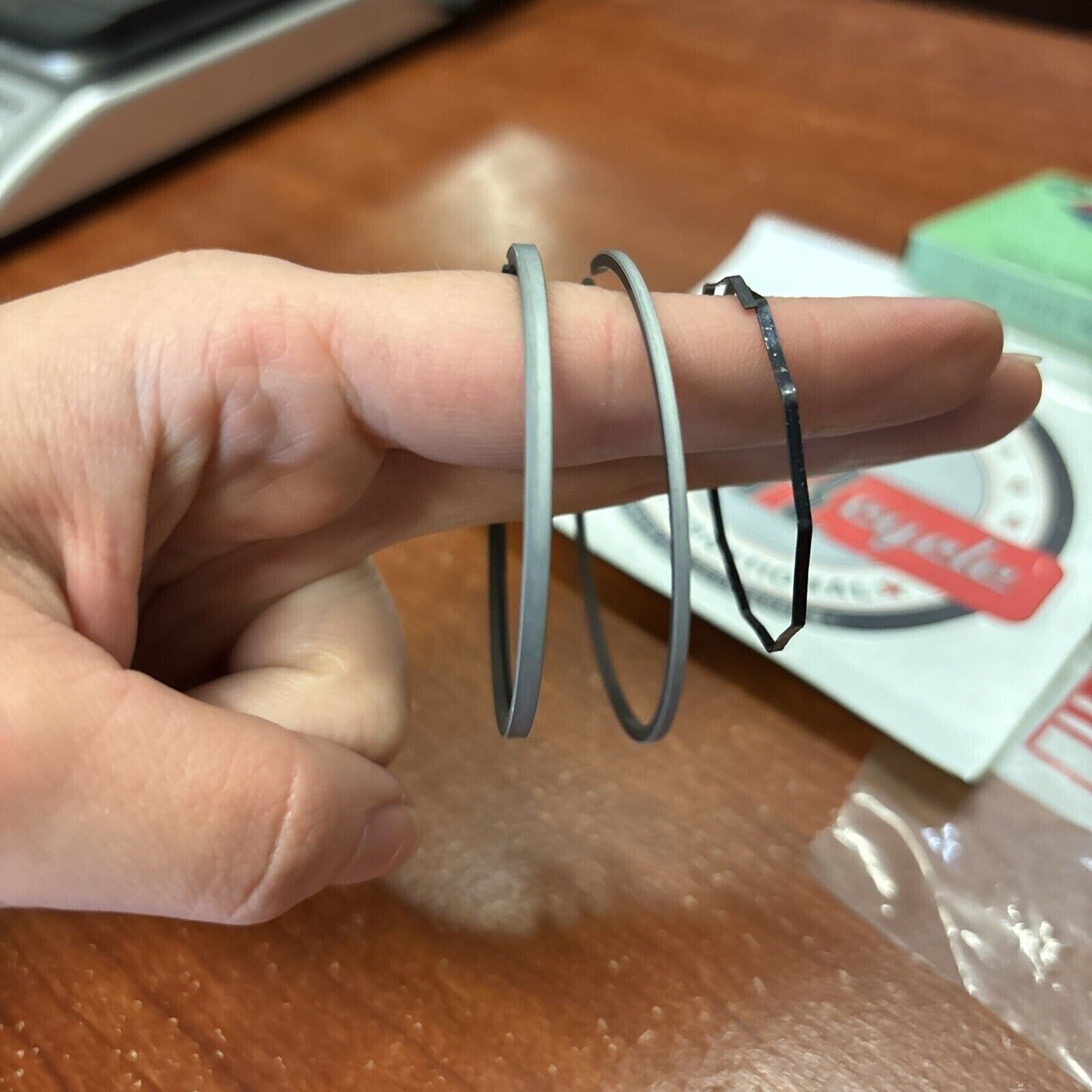 NOS Yamaha DT100 PISTON RING 0.75 437-11610-30-00 Y174