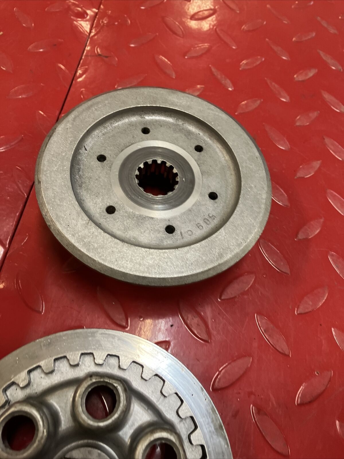 Yamaha YZ400 1977 complete clutch assembly basket hub pressure 1W4-16301-00-00