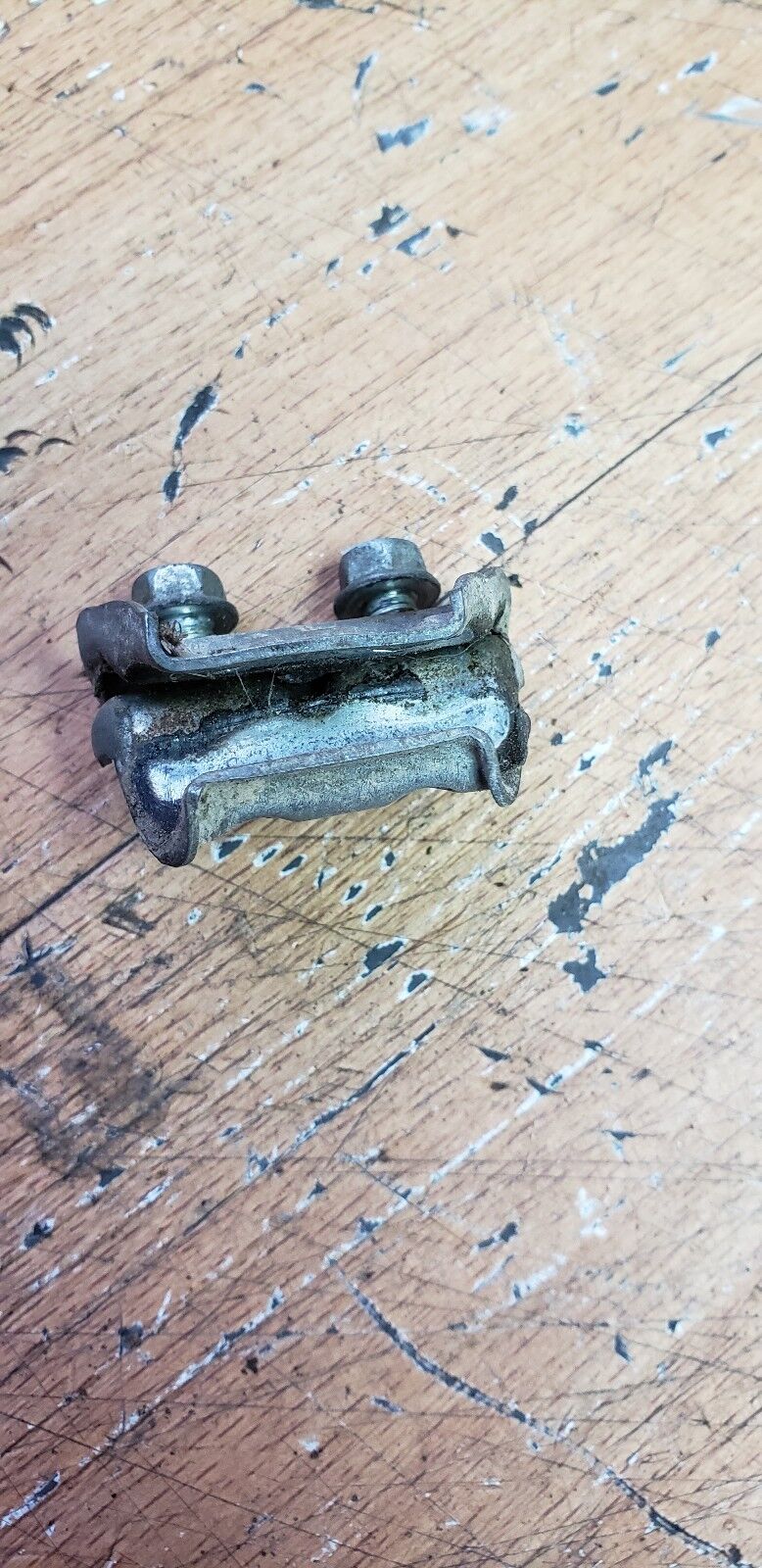 Honda CR125R 1985 Front brake hose cable guide clamp 45461-KA3-710