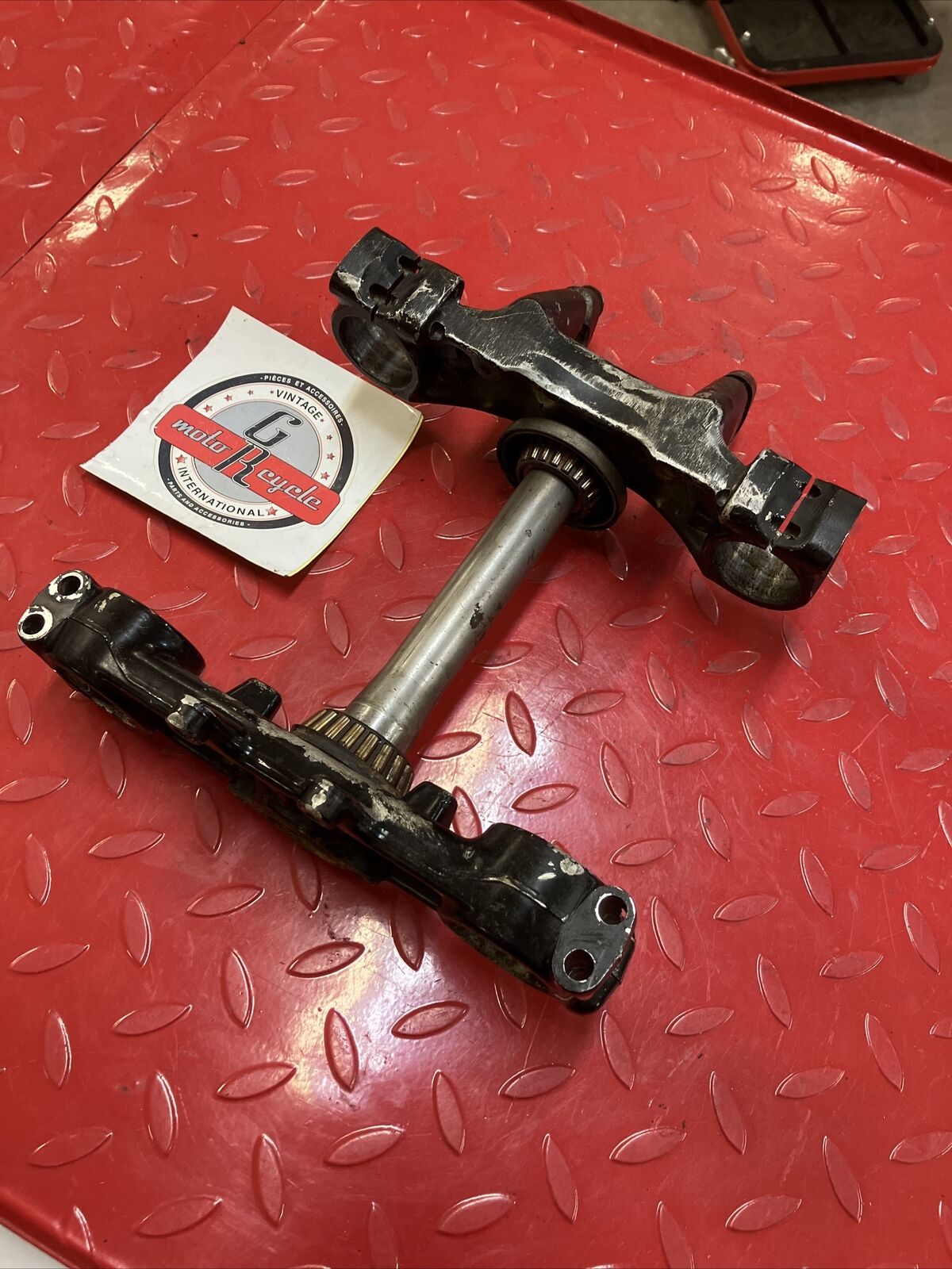 Yamaha YZ400 1977 triple clamp tree steering stem handle crown 1W4-23345-L1-33