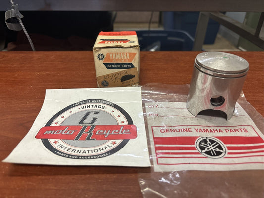 NOS Yamaha 1974 1975 DT100 PISTON 3RD O/S 0.75MM 437-11637-01-00 Y175