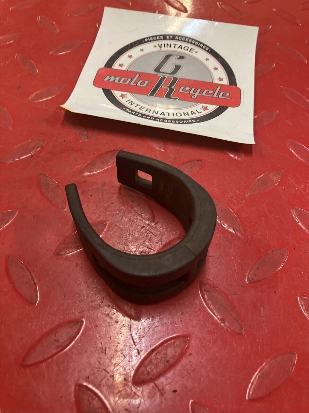 Honda CR250R 1988 fuel tank rubber locating damper rubber CR500R CR125R