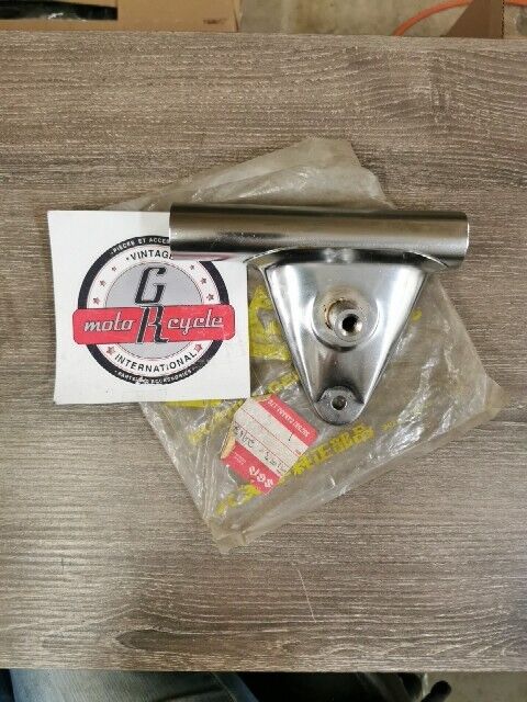 NOS SUZUKI TC125 1973 - 1977 TC185 BRACKET HEADLAMP HOUSING 51530-29621 S55