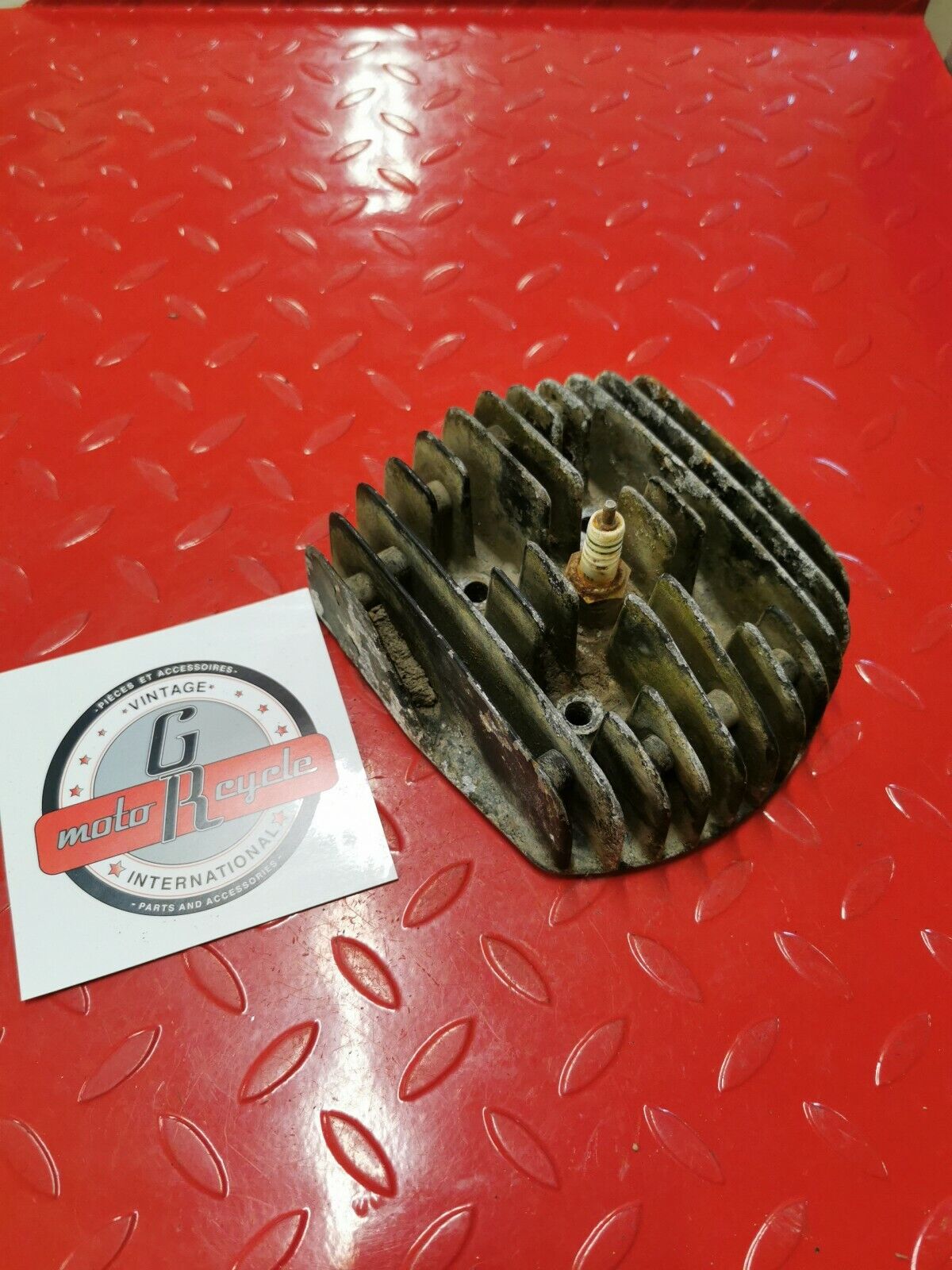 Kawasaki G5 1972 1973 cylinder head jug barrel cover T
