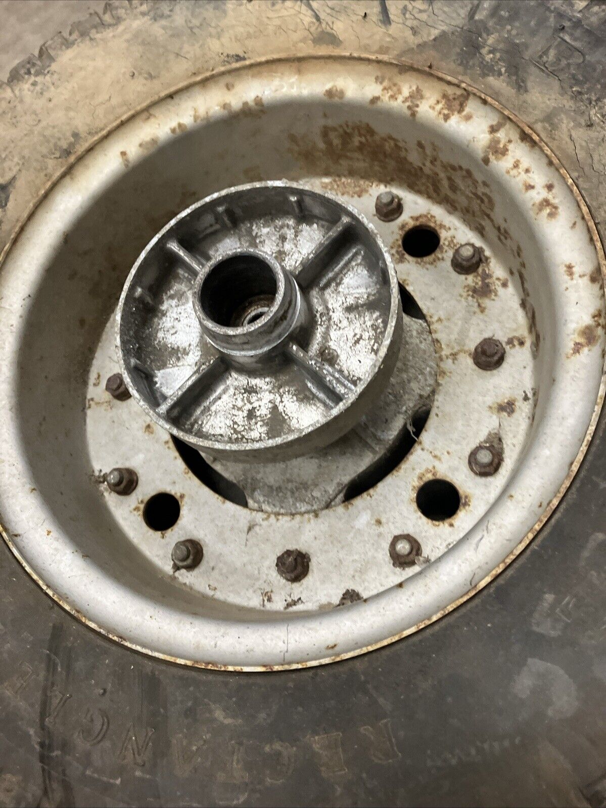 Suzuki RV90 1975 Rear wheel rim tire hub bridgestone rectangle