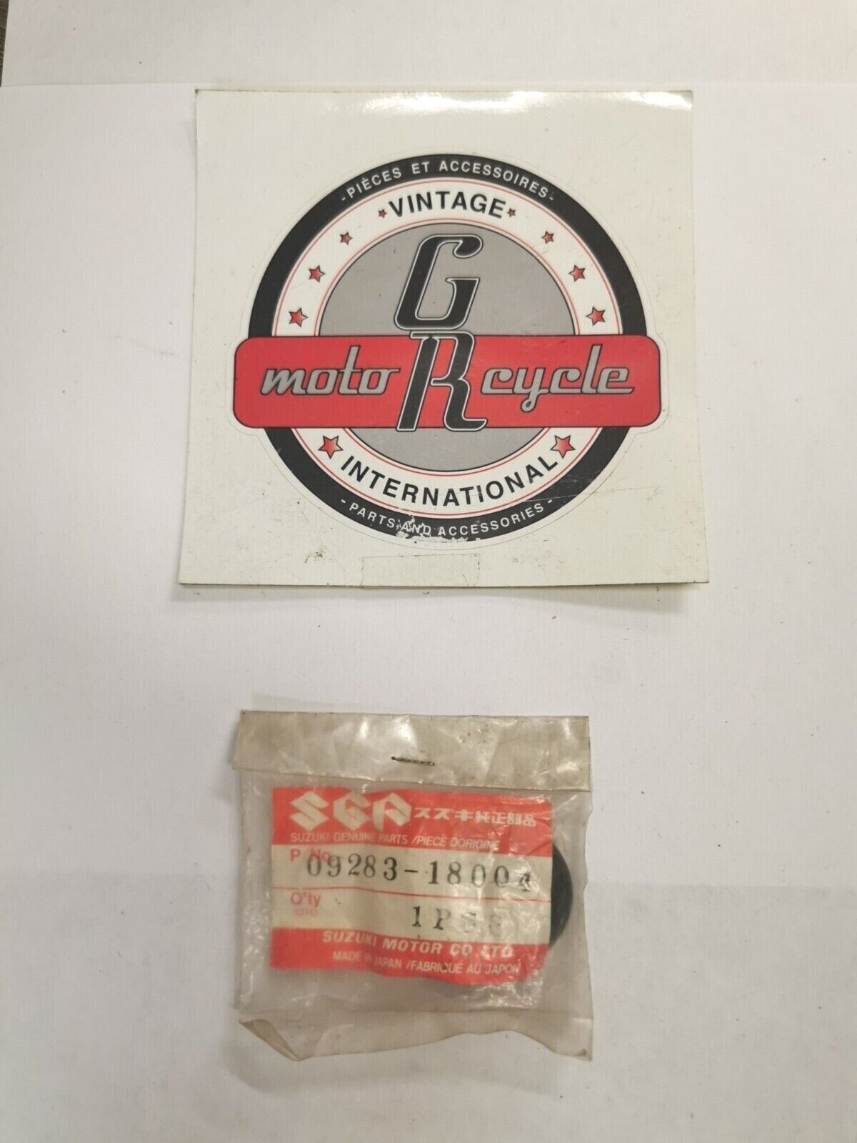 NOS SUZUKI RM80 OIL SEAL 09283-18004 S29