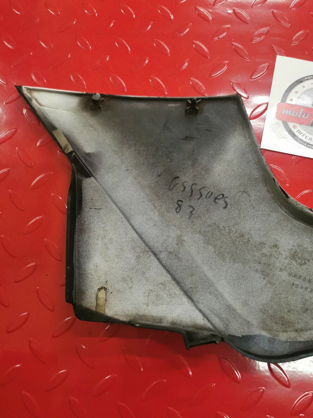 Suzuki GS550ES 1983 right side cover panel fairing