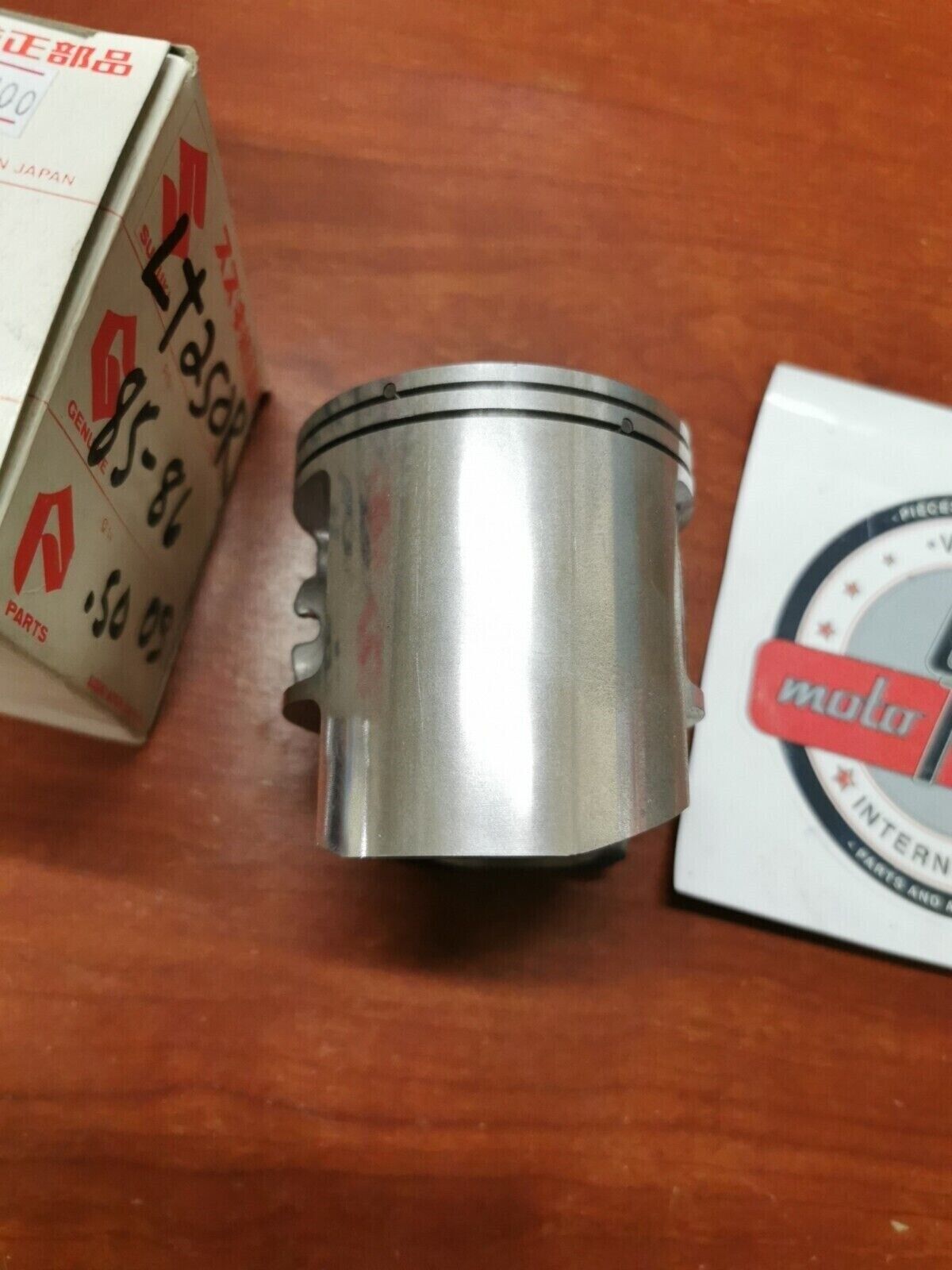 NOS SUZUKI 1985 1986 LT250R PISTON 0.50 12110-19A01-050 SUB. 12103-19810-050 S30