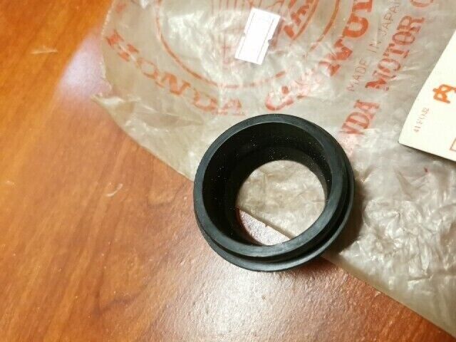 NOS Honda SL350 FRONT FORK DUST SEAL 51425-310-003 H98