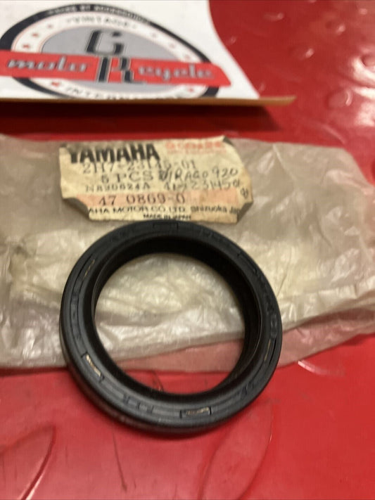 NOS YAMAHA FRONT FORK OIL SEAL 2H7-23145-01-00 SUB BY 41Y-23145-00-00 Y66