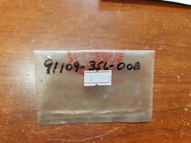 NOS Honda XL350 K0 - K4 ROLLER 5 (3.5X15.8) 91109-356-008 H90