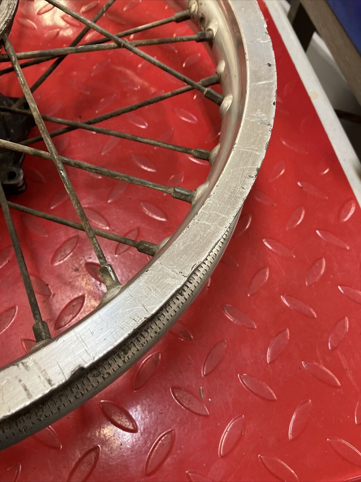 Suzuki RM125 1982 rear wheel hub rim 1981