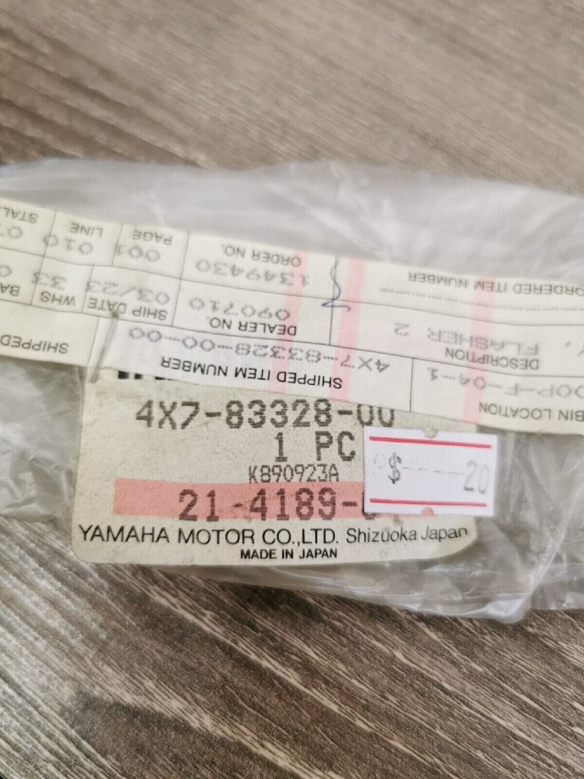 NOS YAMAHA XJ650 XV500 1981 - 1983 FLASHER STAY 4X7-83328-00-00 Y51