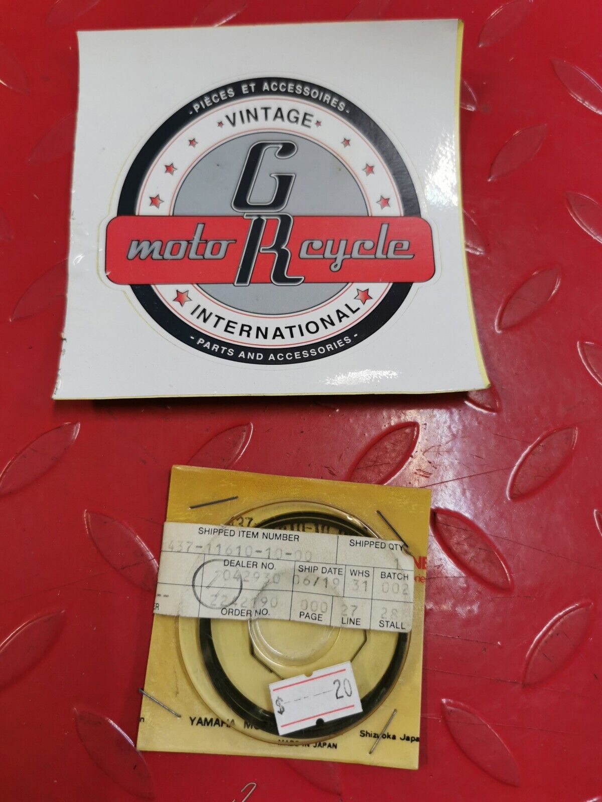 NOS YAMAHA DT100 1974 1975 PISTON RING SET 1ST 437-11610-10-00 Y32