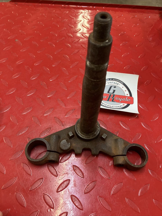 Yamaha RD400 1977 steering stem triple tree clamp under bracket 1976 1978