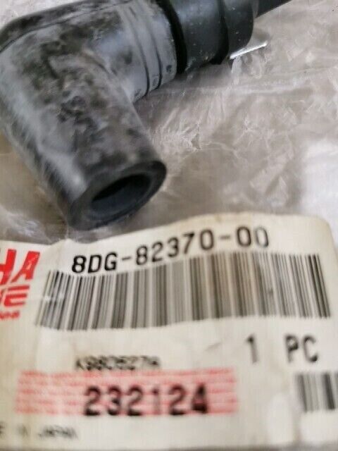 NOS YAMAHA YP40T YP20GA YP30G YP20NT SPARK PLUG CAP 8DG-82370-00-00 Y108