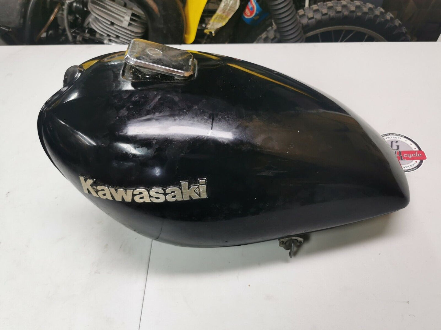 Kawasaki KZ440 fuel tank gas petrol reservoir cap petcock emblem badge 2 G