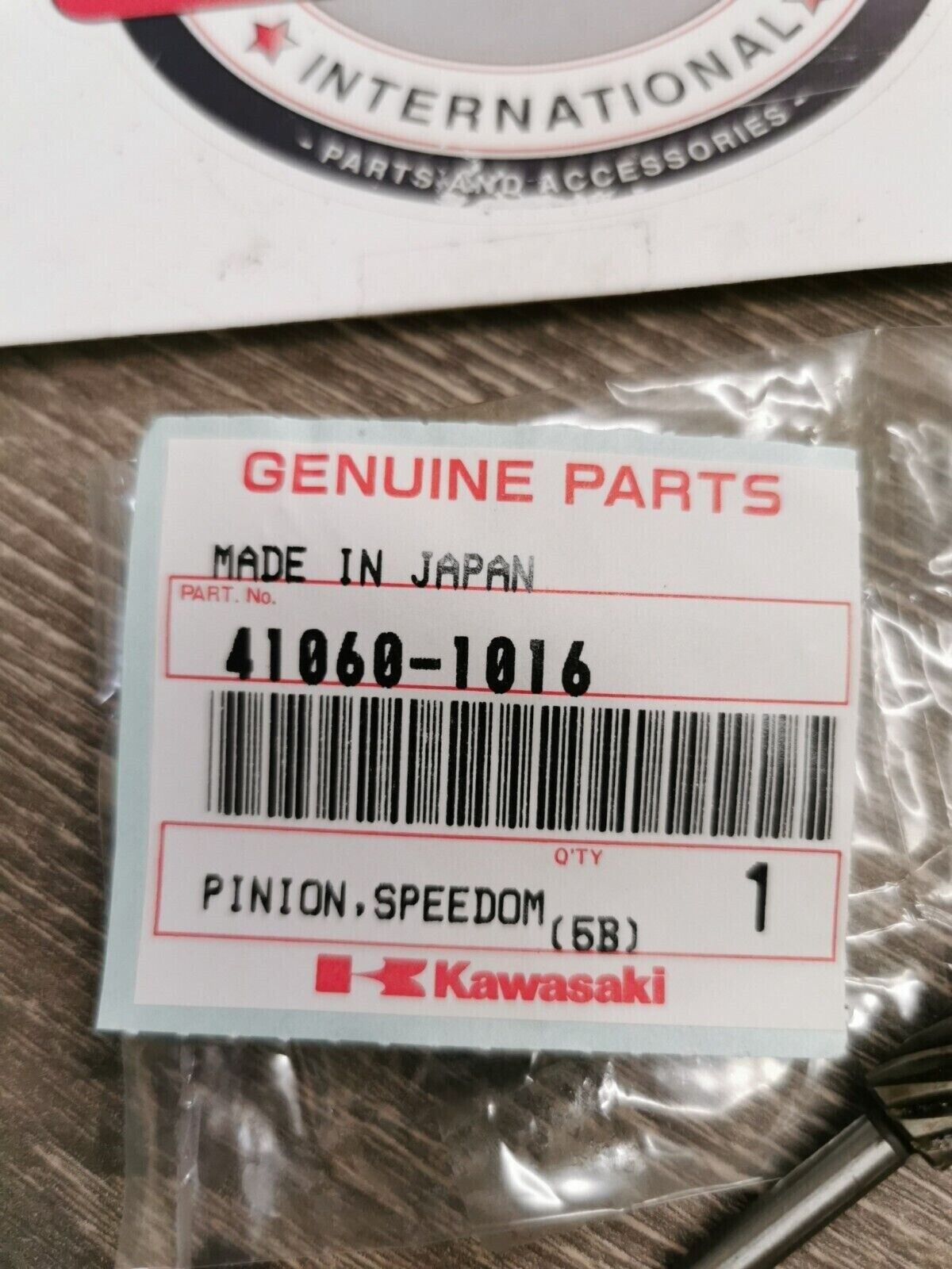 NOS KAWASAKI ZX550 GPZ750 ZG1000 1982 - 2004 PINION SPEEDOMETER 41060-1016 K30