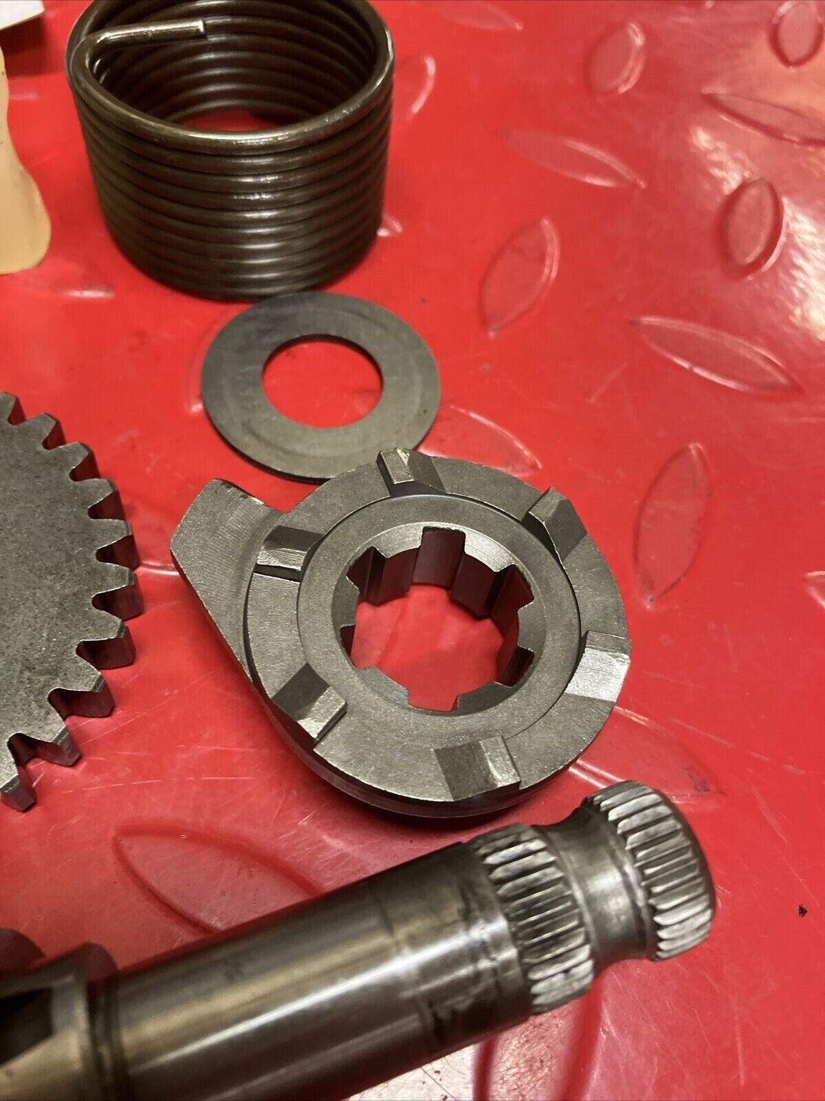 Suzuki DS100 1980 kickstarter kick starter spindle shaft gear assy