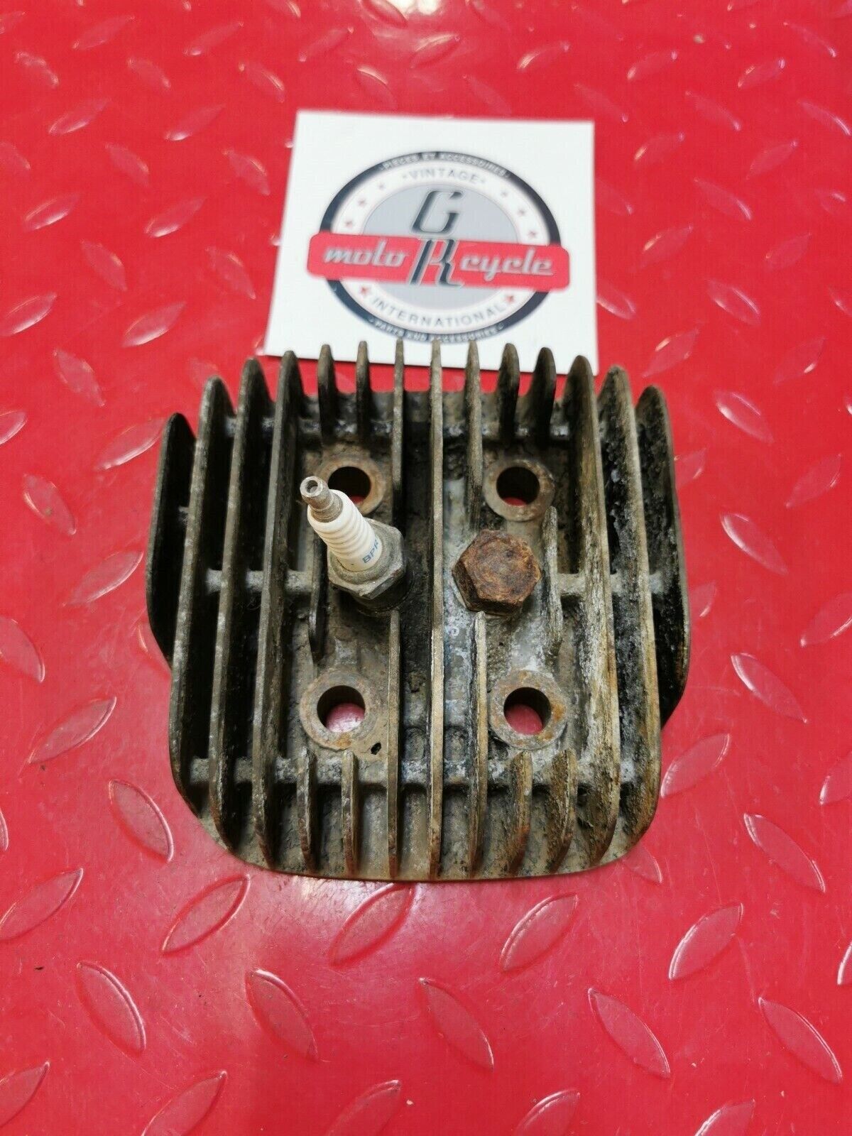 Yamaha DT125 1975 cylinder head jug barrel cover 1974