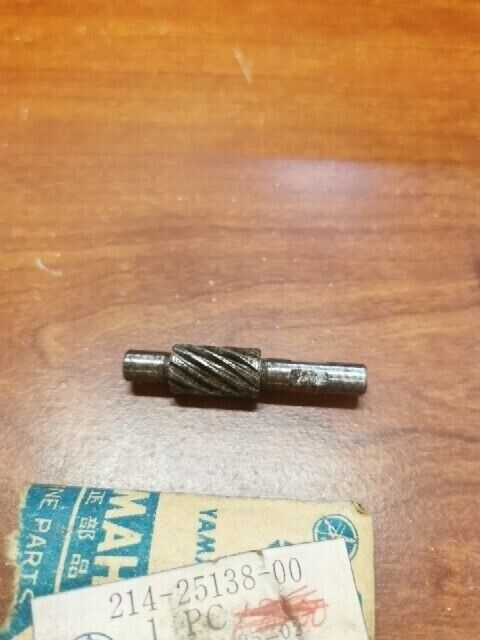 NOS Yamaha AT1 AT2 AT3 CS5 CT1 DS6 DS7 DT1 METER GEAR 214-25138-00-00 Y135