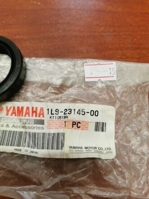 NOS Yamaha TTR125 XS250 XS360 XS400 OIL SEAL 1L9-23145-00-00 Y105
