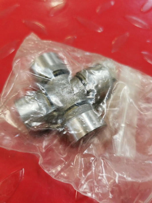 NOS RUGGED Front Drive Shaft Engine Side U-Joint PAUJ-1018 J4