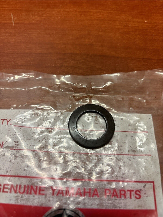 NOS Yamaha WASHER 853-47581-00-00 SUB 90208-20008-00 Y185