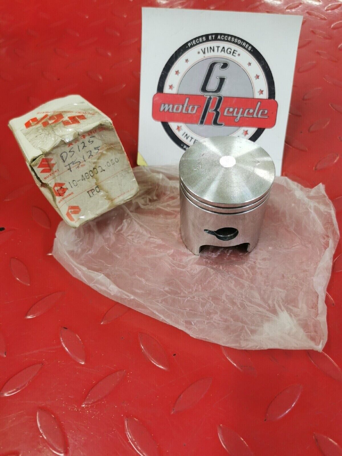 NOS SUZUKI DS125 TS125 PISTON 0.5 12110-48000-050 SUB by 12100-48001-050 S12