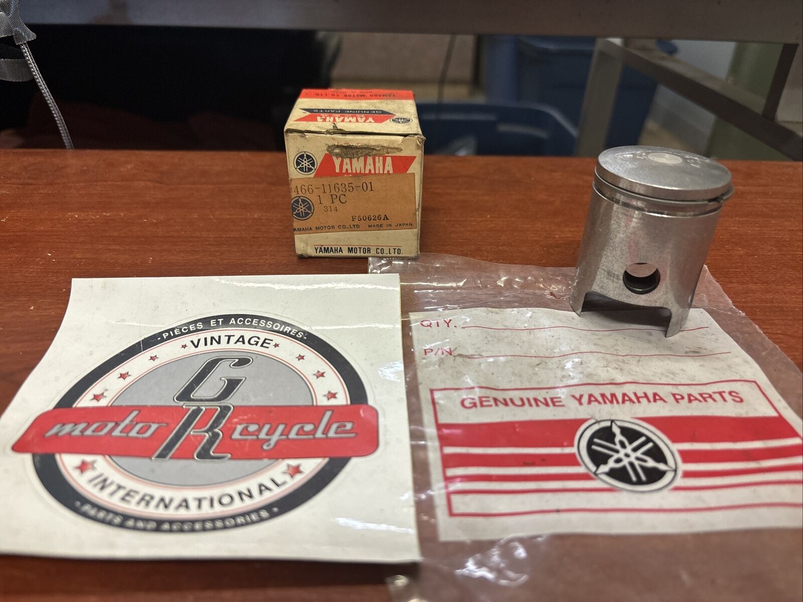NOS Yamaha 1975 1976 RD125 PISTON O/S 0.25 466-11635-01-00 Y175
