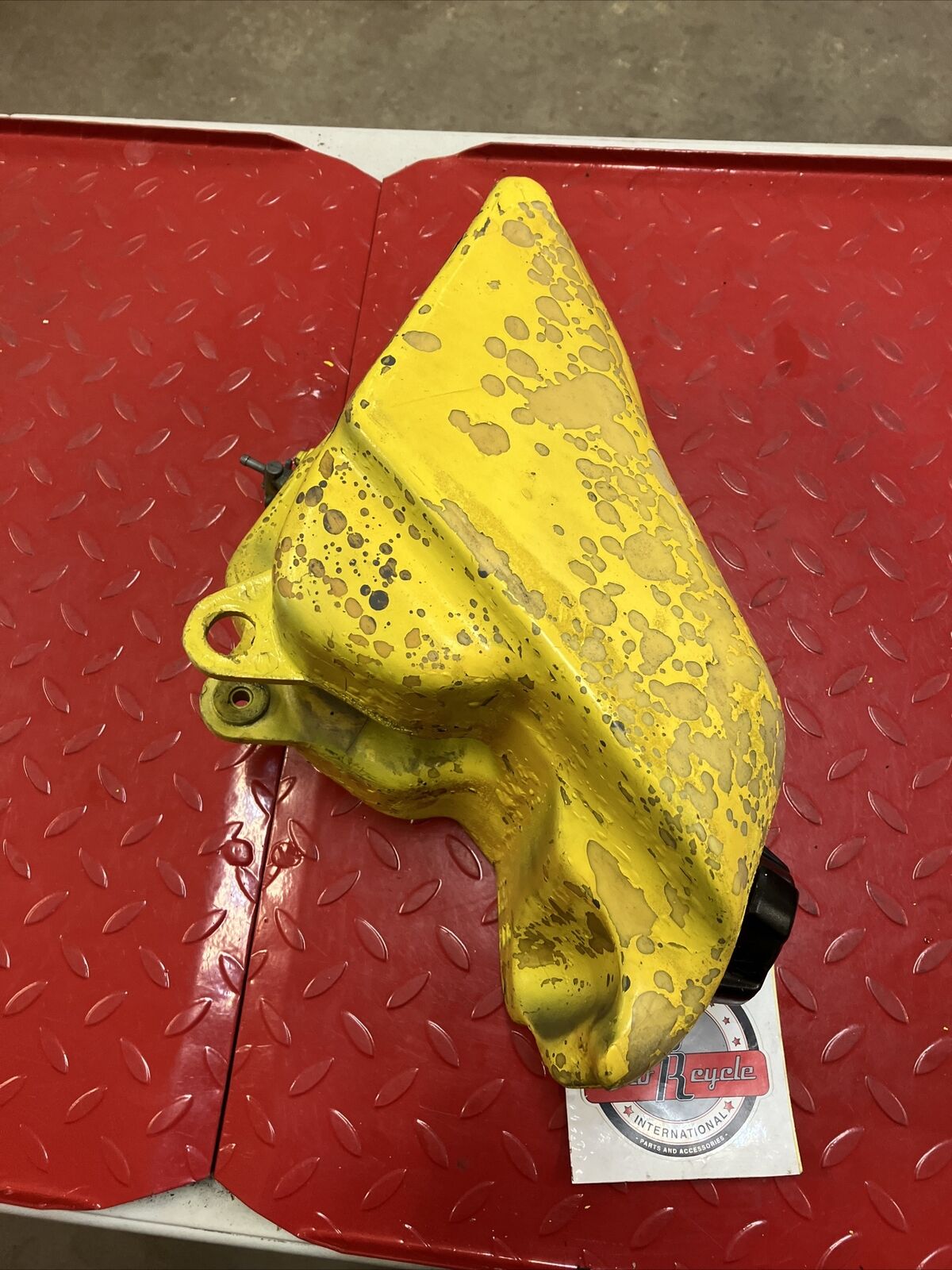 Suzuki RM125 1985 fuel tank gas petrol reservoir 1984 1986