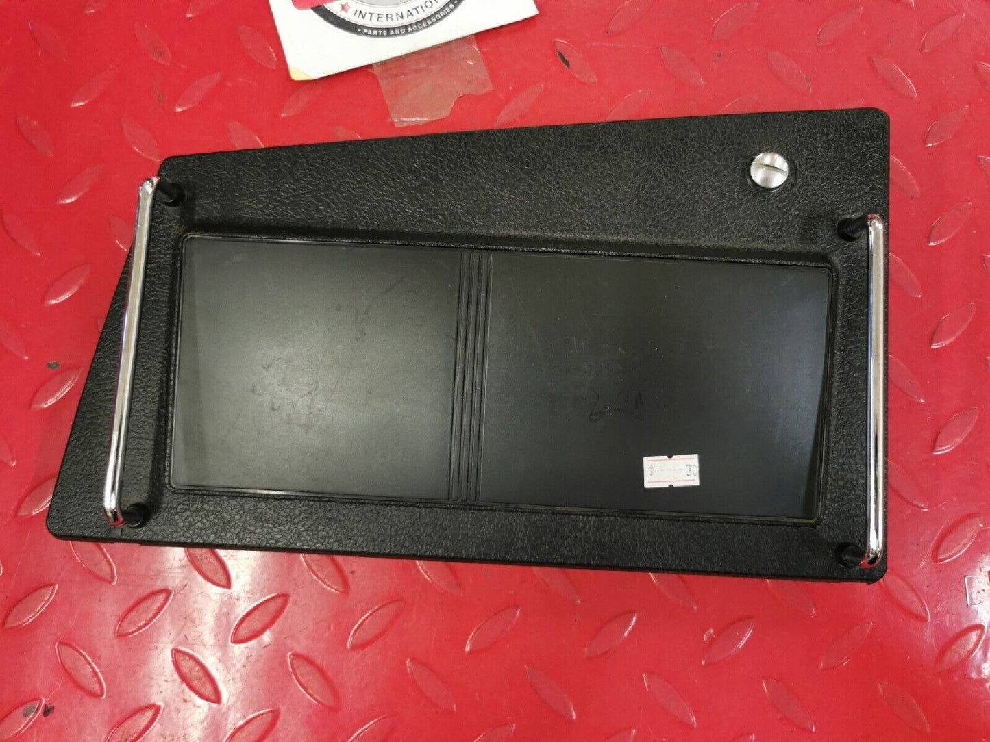 NOS YAMAHA XVZ12 XVZ13 COVER 1 26H-28219-00-00 Y54