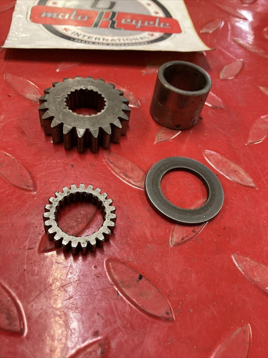 Kawasaki KX80 2000 crankshaft water pump and primary drive gear spur 1998 1999
