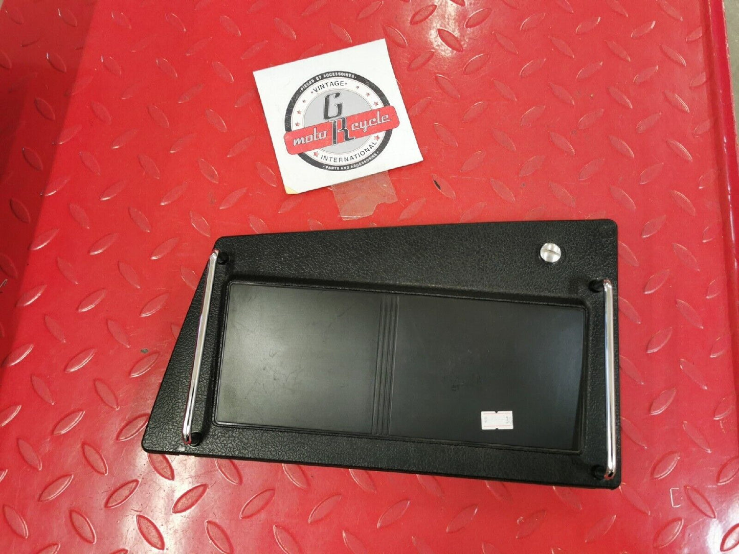 NOS YAMAHA XVZ12 XVZ13 COVER 1 26H-28219-00-00 Y54