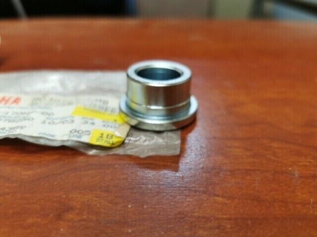 NOS Yamaha 1983 - 1985 YZ125 COLLAR 90387-170H9-00 Y107