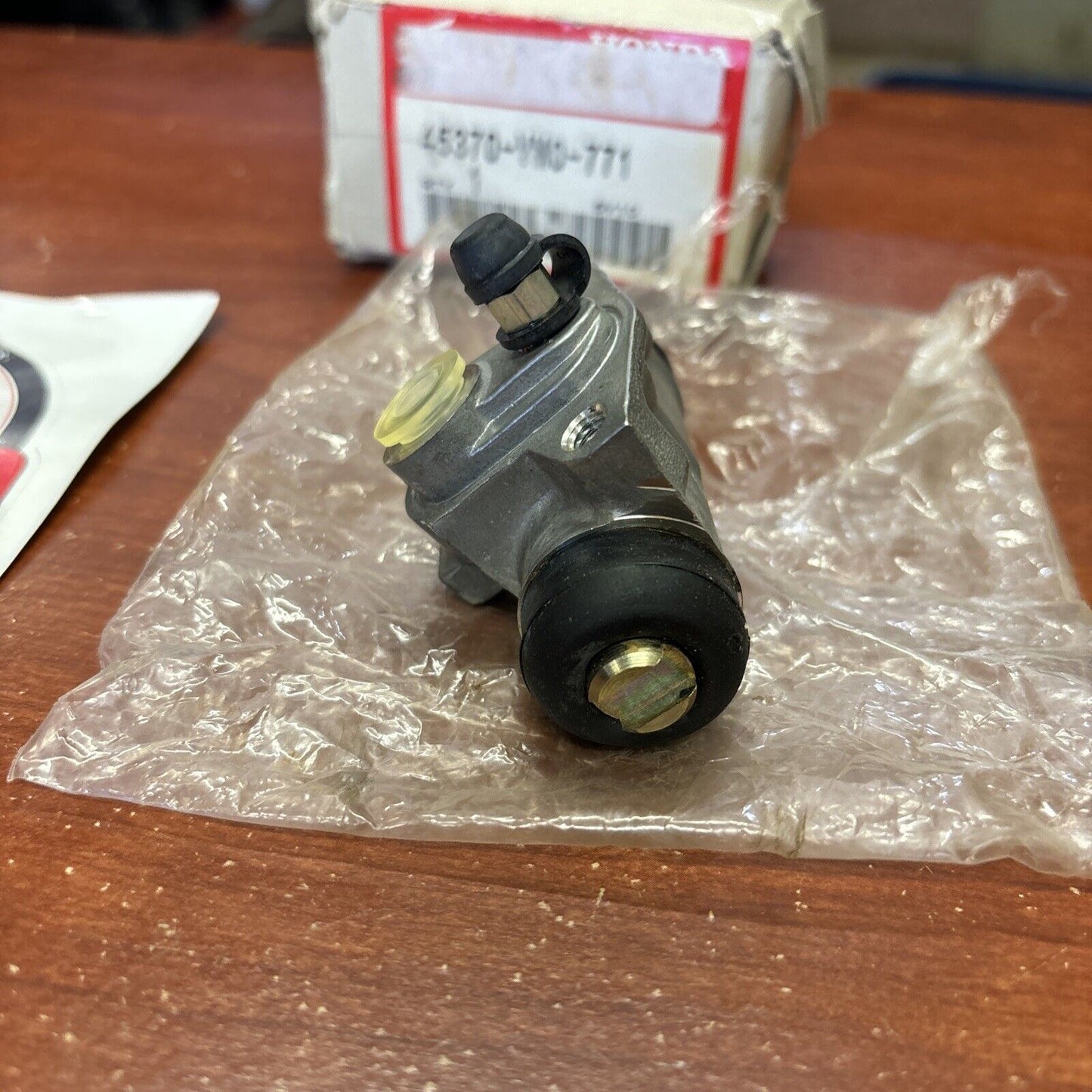 NOS Honda 1985 FL350R LEFT CYLINDER 45370-VM0-771 H155