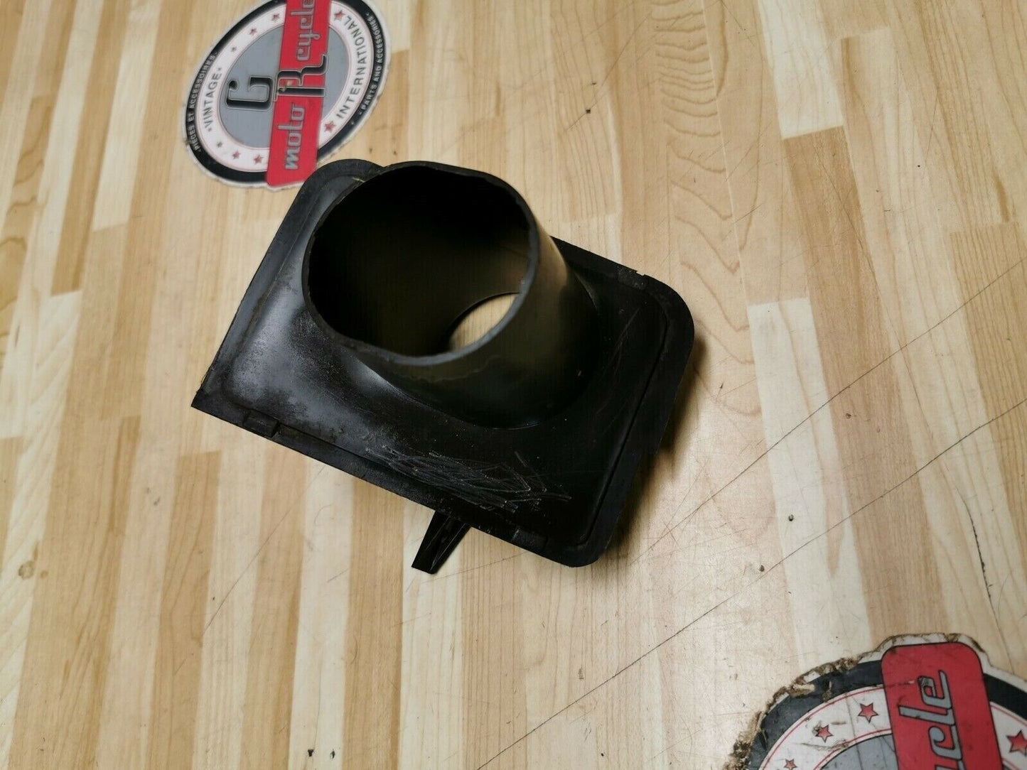 Yamaha DT200 1985 airbox air box filter cleaner intake tube pipe